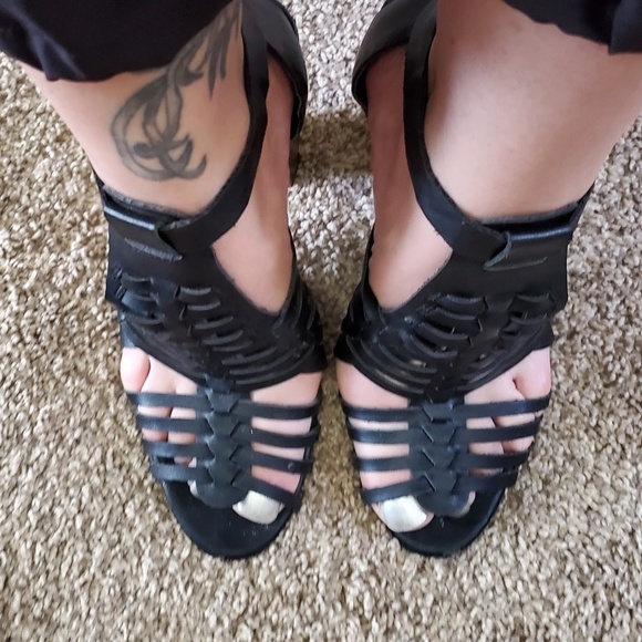 Black shoes - Picture 4 of 6